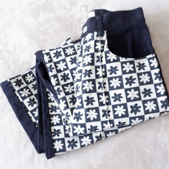 sold- LISA SAYS GAH! Robyn Jeans in Black Daisy Check - Picture 7 of 13